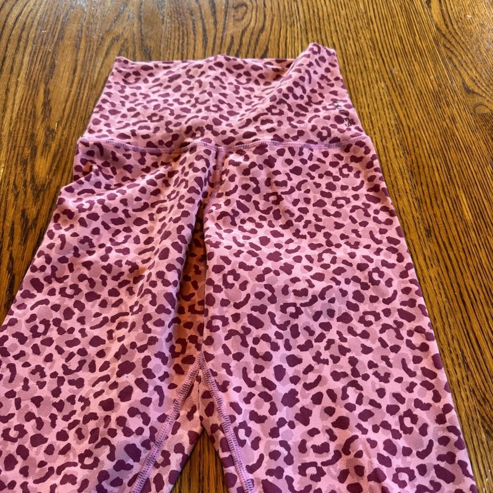 Barre3 Pink Fuschia Cheetah Leopard Print Leggings | S - Picture 2 of 6